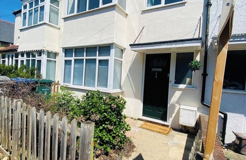 Barnet House | Cozy 3BD Retreat in London