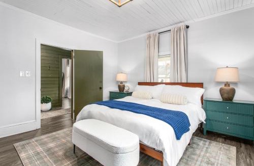 Durham House | Cozy 3BD with Air Hockey, BBQ - Near Duke University