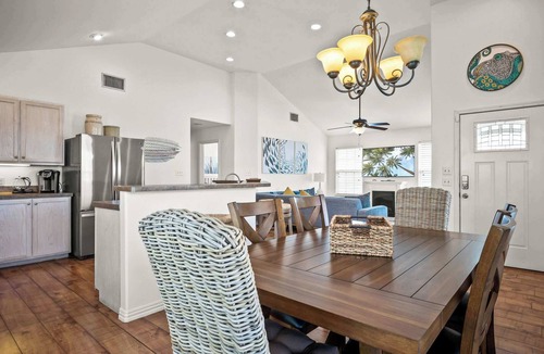 Leeward Sands House | Cozy 3bdr Sleeps 8
