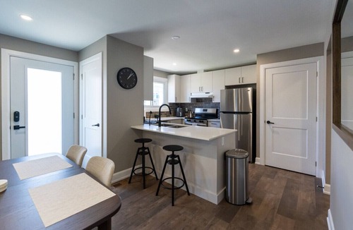 Cornwall House | Cozy 3BDR With Amenities+