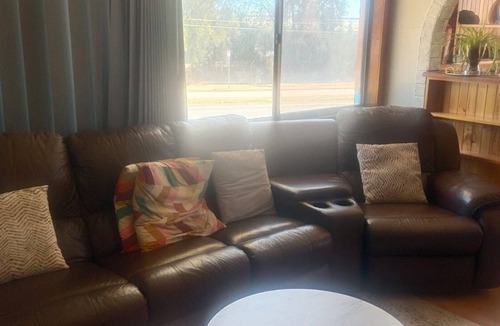 Walkley Heights House | Cozy 3bedroom house