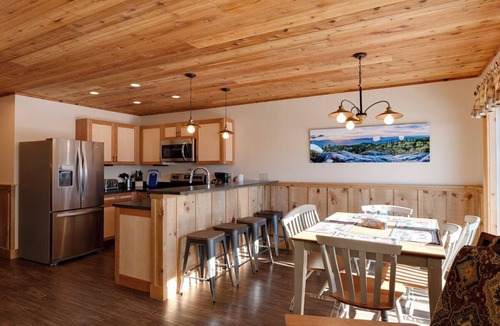 Lake Placid Cabin | Cozy 3Bedroom w/2 Bath and Full Kitchen, Outdoor BBQ, Fire Pits
