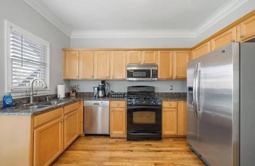 Old Fourth Ward Apartment | Cozy 3BR 2 bath + Firepit in Old Fourth Ward