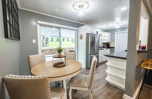 Athens House | Cozy 3BR/2BA Home + Office Space Fire Pit Patio