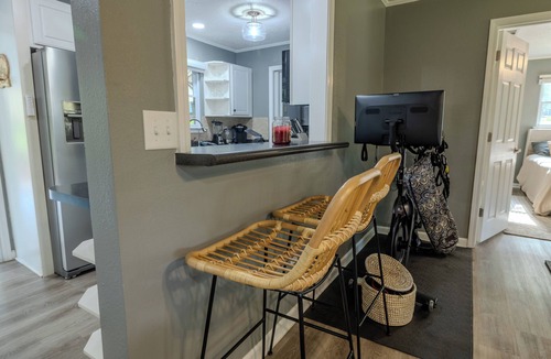 Athens House | Cozy 3BR/2BA Home + Office Space Fire Pit Patio