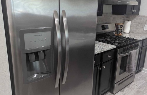 Central Southwest House | Cozy 3BR-2BA Near Downtown/NRG Med Center + WiFi