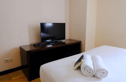 Braga Apartment | Cozy 3BR Apartment Braga City Walk By Travelio