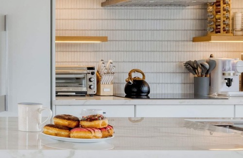 Stinson Beach House | Cozy 3BR by the lagoon w/hot tub