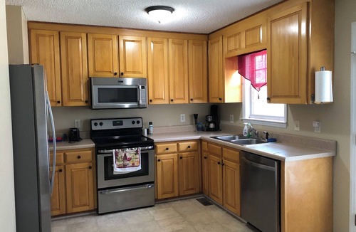 Fuquay-Varina House | Cozy 3BR Downtown Retreat- Pet-Friendly w/Yard