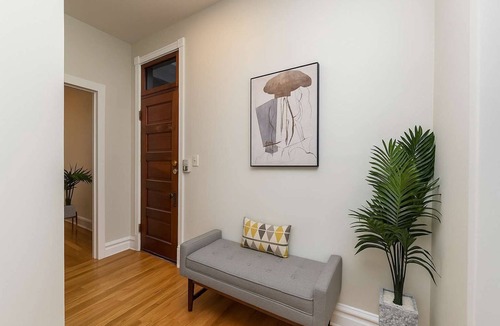 North Center Apartment | Cozy 3BR Gem in North Center