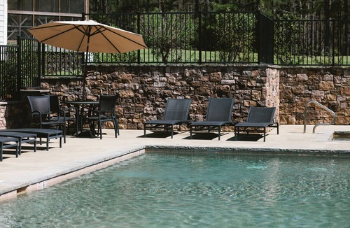 Dadeville House | Cozy 3BR Getaway | Minutes from the Water