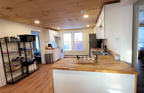 North Lake George Apartment | Cozy 3BR Getaway Near Lake George & Lake Champlain- Pet Friendly-Sleeps 8!