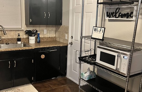 North Richland Hills House | Cozy 3BR Home, Huge Yard, 65" TV