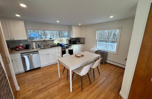 Cornwall House | Cozy 3BR Home - Hudson Valley views near Woodbury Commons