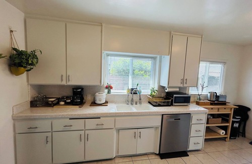 Montebello House | Cozy 3BR Home Near Disneyland & DTLA with Parking