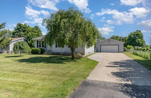 Bay City House | Cozy 3BR Home Near Park & Shops