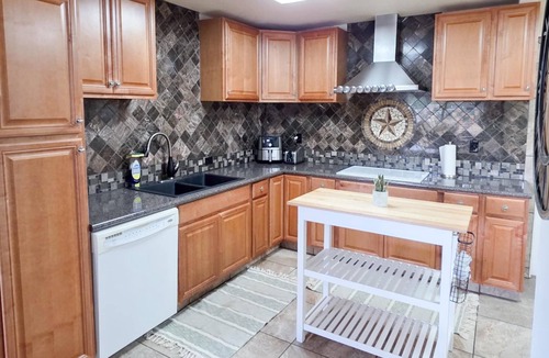 North San Antonio - SAT House | Cozy 3BR Home with Pool, WiFi & AC in a Quiet Neighborhood!