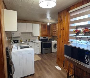 Malton House | Cozy 3BR House Near Airport & Transit!