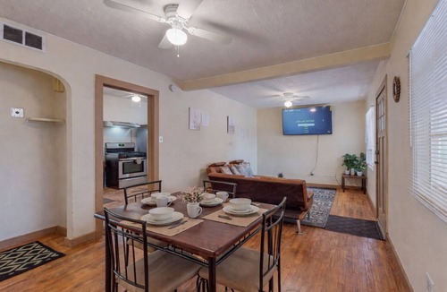 Albuquerque House | Cozy 3BR Modern Casita in Albuquerque w/Wifi & Parking