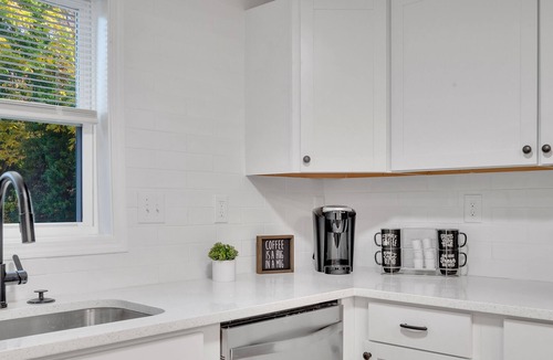 Enderly Park House | Cozy 3Br Near Uptown!