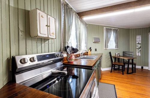 Benton House | Cozy 3BR Octagon Cabin-Near Ricketts Glen