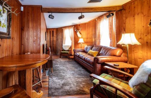 Benton House | Cozy 3BR Octagon Cabin-Near Ricketts Glen