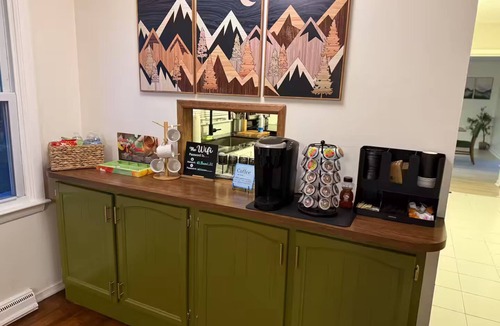 North Haven House | Cozy 3BR ! Pet-friendly haven. Book now!