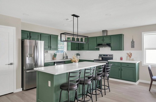Manvel House | Cozy 3BR Retreat, close to Houston & Med Center