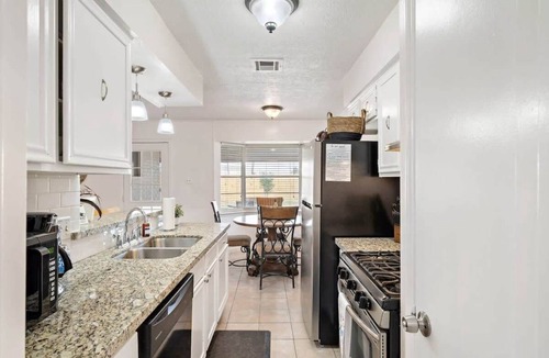 Pasadena House | Cozy 3BR Retreat:Game Room, Grill & Great Space
