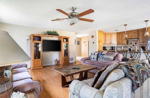 Settlers Ridge House | Cozy 3BR Retreat w/Outdoor Dining & BBQ Grill