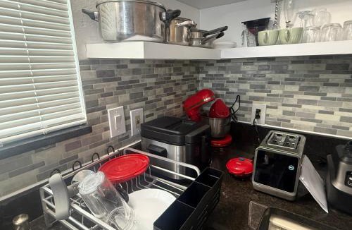 Overland House | Cozy 3BR with Games & Gazebo in Overland Saint Louis