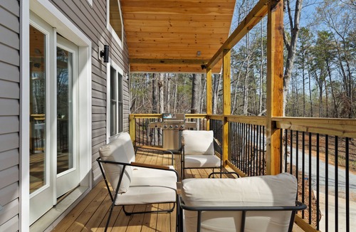 Westminster Cabin | Cozy 4-bedroom cabin with AC, WiFi in Lake Hartwell - Near Clemson