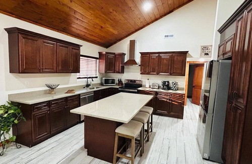 Table Rock Cabin | Cozy 4-bedroom Cabin in Branson