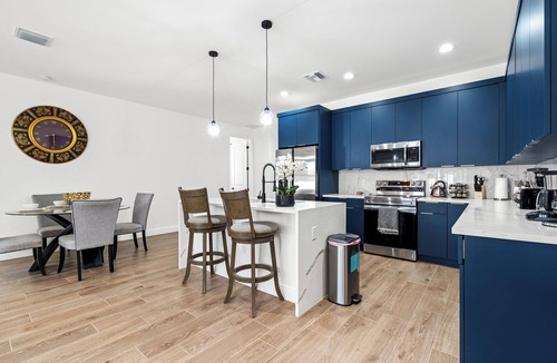 Lake Worth Corridor House | Cozy 4-bedroom home with AC and WiFi and more in delightful city of Greenacres