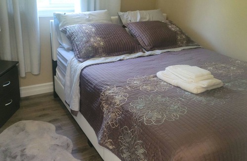 Dartmouth House | Cozy 4 Bedroom House for 8 people