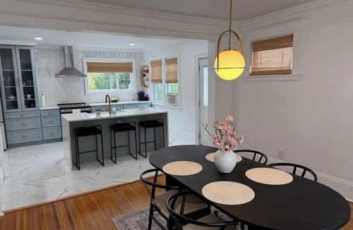 Utica House | Cozy 4-bedroom house in South-Utica!