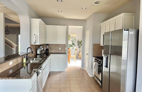 Pioneer Crossing House | Cozy 4-bedroom house in northeast Austin-sleeps 12 guests