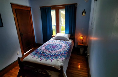 Avoca House | Cozy 4-bedroom house with AC and WiFi in peaceful Avoca