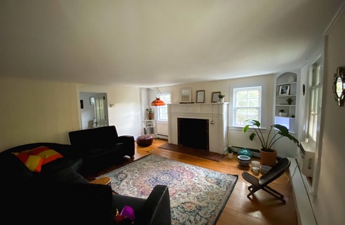 Chestnut Ridge House | Cozy 4 bedroom + Office Minimalistic Farmhouse