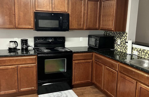 Manor House | Cozy 4 Bedrooms Home In Austin Tx 30 mins From Downtown Austin
