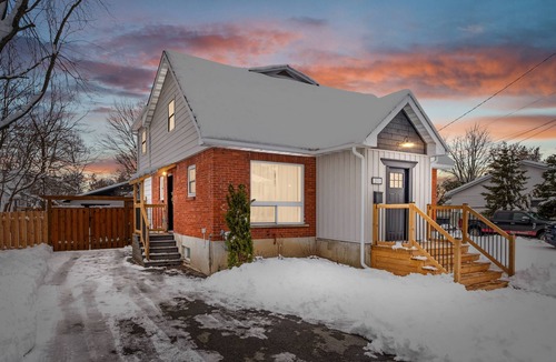 Cornwall House | Cozy 4 BR Home in Cornwall