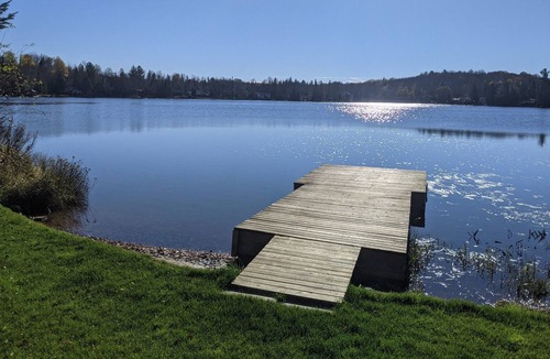 Val-des-Monts Cottage | Cozy 4 season waterfront cottage