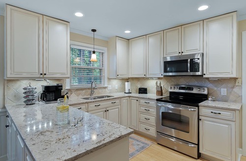 Cary House | Cozy 4bd Home - NC State & Airport nearby - BBQ