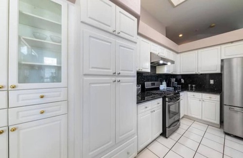 Redlands House | Cozy 4bd Villa by Hospital
