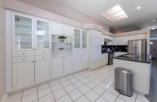 Redlands House | Cozy 4bd Villa by Hospital