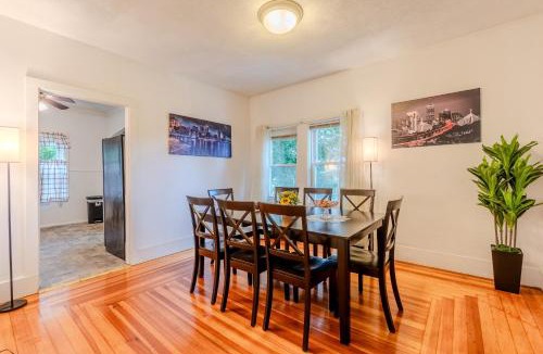 South Medford House | Cozy 4BDR, Tufts, Train, Parking, 10 min to Boston