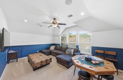 Sterling Ridge House | Cozy 4bdrm 3bath Home in The Woodlands