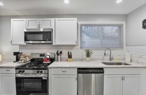 Worth House | Cozy 4BR 2BA Worth Home