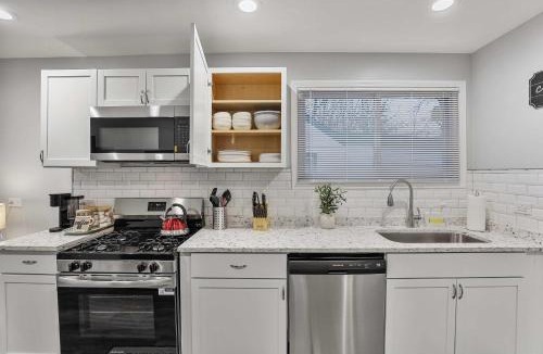 Worth House | Cozy 4BR 2BA Worth Home