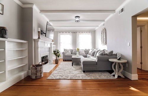 North Brookline Apartment | Cozy 4BR 2BTH Apt near BU